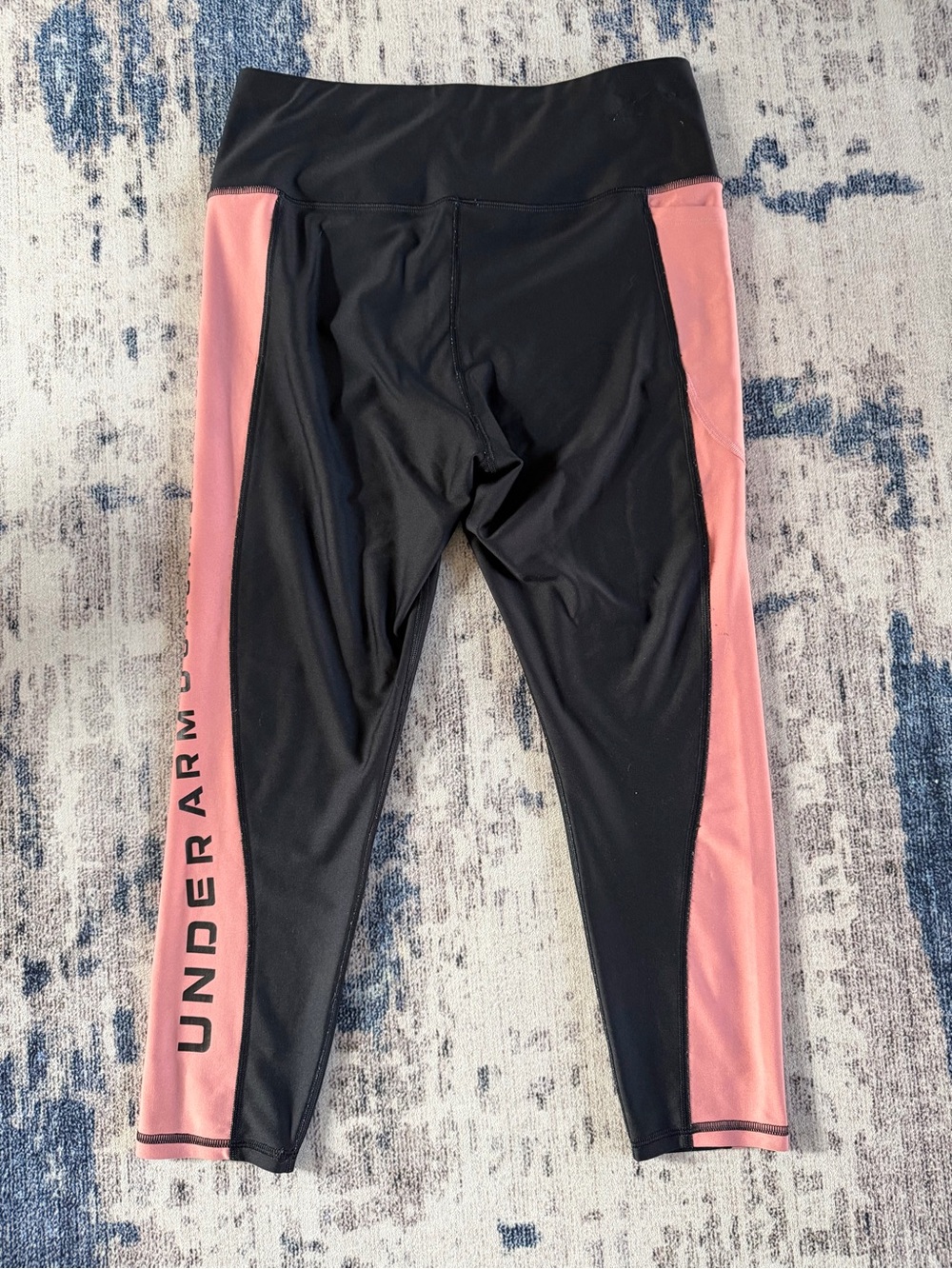 Under Armour HeatGear Black and Pink Leggings - Picture 4 of 4